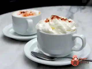 Десерт з капучіно