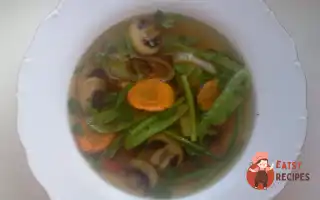 Консоме З Яловичини З Овочами Та Грибами