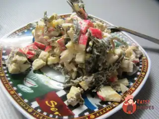 Салат із морської капусти з крабовими паличками