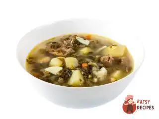 Зелений борщ з листя ревеню