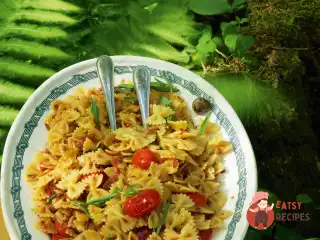 Фарфалле з в'яленою ікрою та помідорами
