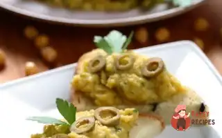 Закуска З Нуту, Маслин Та Червоної Цибулі.