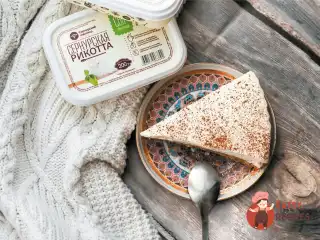 Сирний чізкейк з фруктами