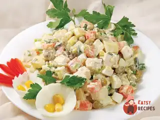 Салат «Столичний» з куркою та крабовими паличками
