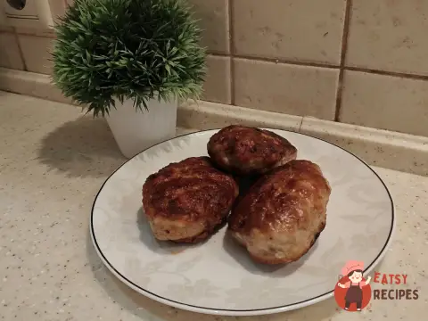 Котлети з хлібом і куркумою