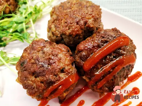 Котлети з лисичками, сиром та базиліком