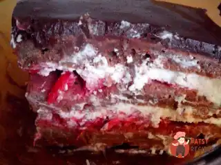 Вишневий шоколадний торт