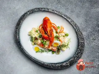 Олів'є з раковими шийками та домашнім майонезом