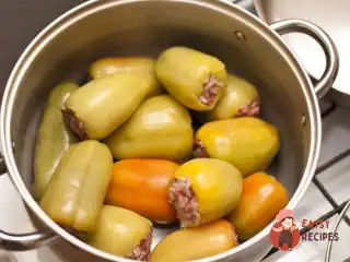Фаршировані перці з рисом