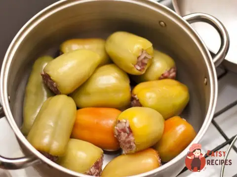 Фаршировані перці з рисом