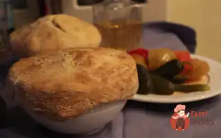 Пельмені У Соусі З Білих Грибів Під Хлібною Шапкою