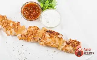 Шашлики З Маринованої Курки Та Цибулі З Соусом Барбекю