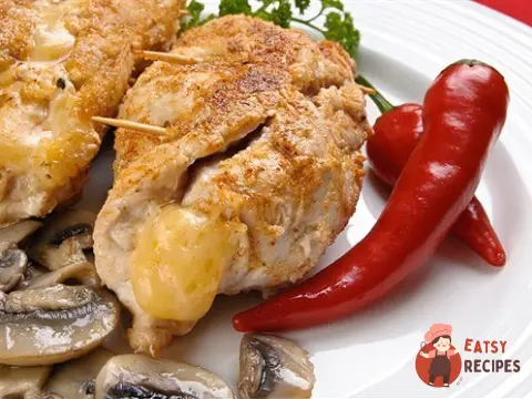 Курячі котлети з грибами та сиром