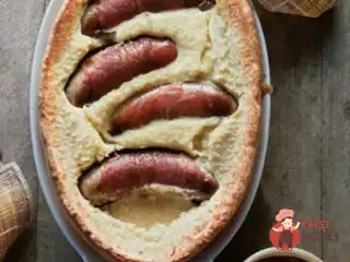 Сосиски у тесті з шинки