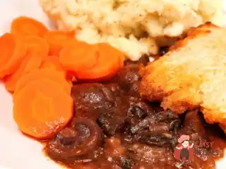 Нирки у винному соусі