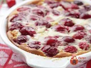 Клафуті з вишнею по-французьки