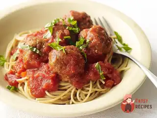 Паста з м'ясними кульками