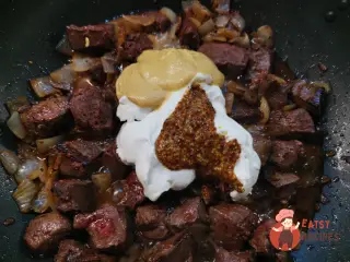 Крок 9: Яловичина з цибулею