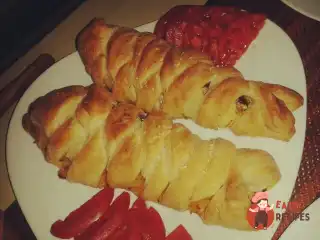 Запечена скумбрія у листковому тісті
