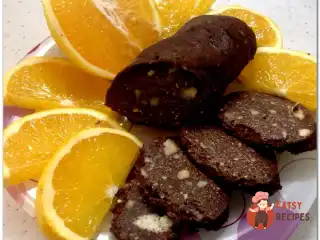 Шоколадна ковбаса з апельсиновими нотками.