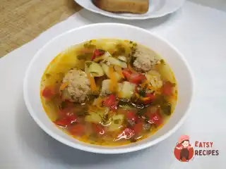 Суп з фрикадельками