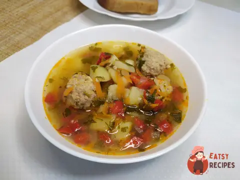 Суп з фрикадельками