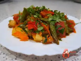 Овочеве рагу на сковороді