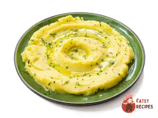 Картопляне пюре з печеним часником та оливковою олією