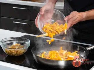 Крок 6: Жульєн з лисичками