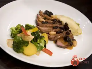 Качині грудки з пряним рисом
