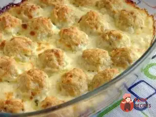 Курячі бомби у вершковому соусі