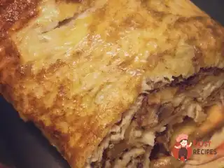 Запечений рулет з лаваша з куркою та грибами