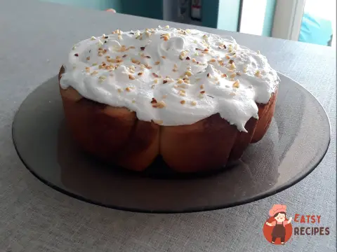 Данські булочки з корицею та заварним кремом