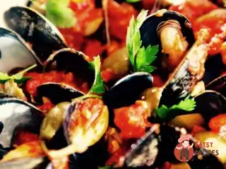 Мідія маринара з пастою лінгвіні