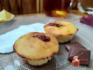 Сирники з шоколадом, запечені в духовці.