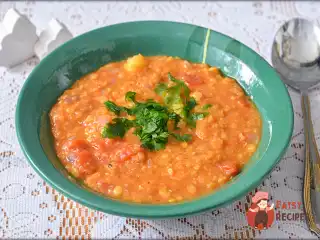 Сочевий суп з помідорами