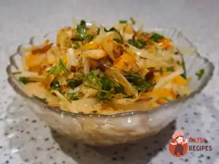 Квашена капуста, смажена на сковороді зі солодким перцем