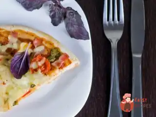 Піца з беконом та овочами