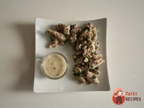 Філе страуса з травами та лимонно-вершковим соусом