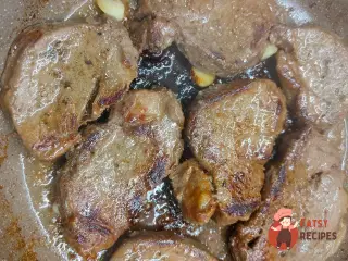Крок 3: Медальйони з яловичої вирізки в медово-гірчичному соусі з лимонним перцем