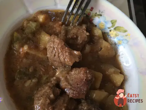 Тушкована яловичина з овочами