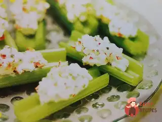 Селера з крабовими паличками