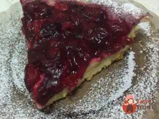 Вишнево-вершковий пиріг