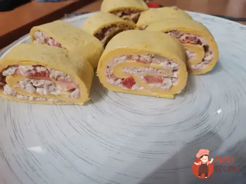 Рулетики з тунцем