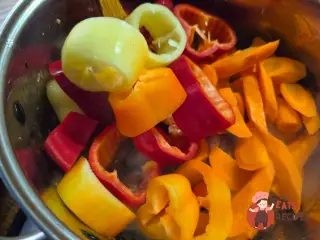 Крок 10: Свинина, тушкована з овочами