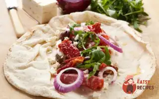 Фахітас З Різнокольоровими Перцями, Кабачками Та Руколою