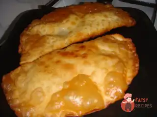 Чебуреки із зеленню