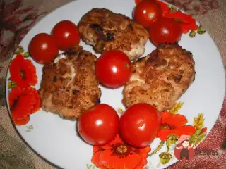 Курячі котлети із сухарями