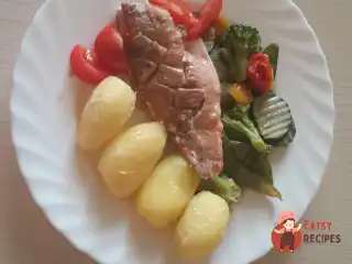 Філе червоного окуня з ніжними овочами
