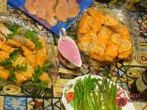 Райдужна форель у вині зі спаржею та гранатовим соком